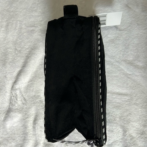 Vera Bradley Harry Potter Collection Hogwarts Lunchbox - Picture 2 of 7